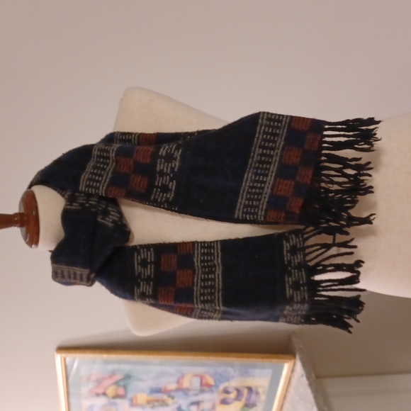 American Eagle scarf navy orange printed graphic Aztec design tassels used - Picture 6 of 16